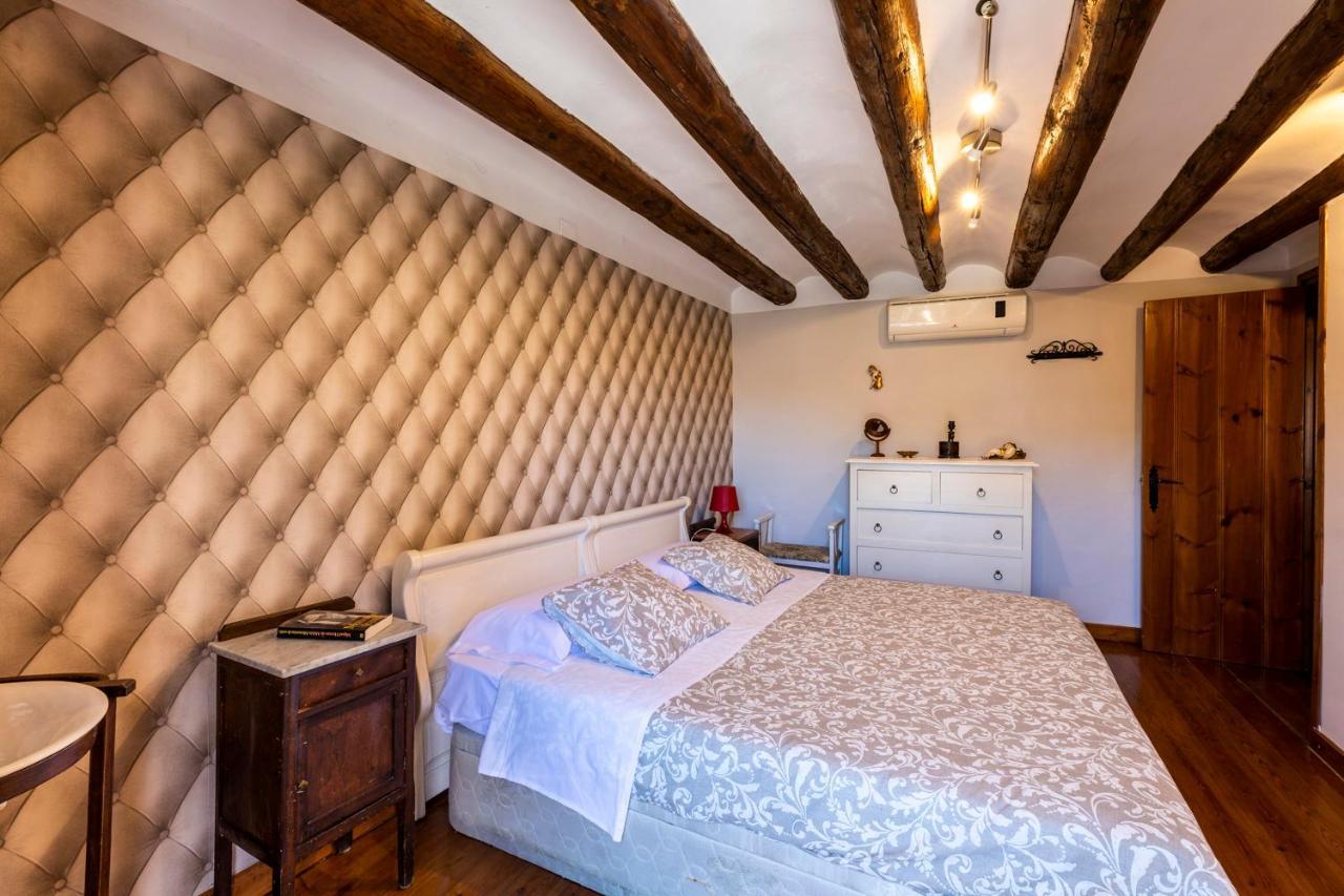 Apartamentos Vino Tinto Y Restaurante Tomate Rosa Адауэска Экстерьер фото